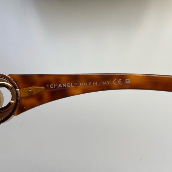 Chanel sunglasses tortoise and gold, 6023 - Picture 9 of 10